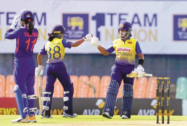 ہندوستانی خواتین ٹیم کلین سویپ سے محروم ، سری لنکا نے تیسرا ٹی ۲۰؍ میچ جیت لیا