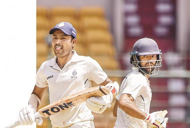 رنجی ٹرافی :وکٹ کیلئے ممبئی کے گیندبازوں کی جدوجہد 