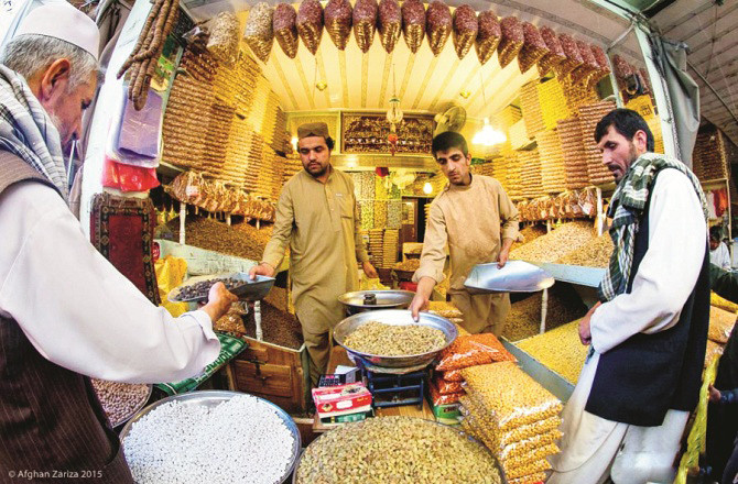 فتاوے: مشتبہ آمدنی اور کھانا پینا،سجدہ  ٔسہو میں سہو ہوگیا،غسل کا ایک مسئلہ 