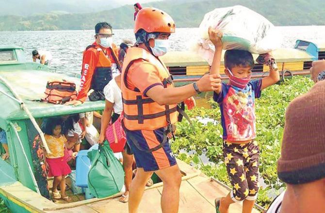  فلپائن: طوفان میں ۷؍ افراد ہلاک ، ۱۰؍ لاکھ افراد محفوظ مقامات پر منتقل