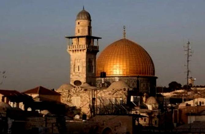  اللہ نے بیت المقدس کو میرے روبرو کردیااور میں نے اس کی نشانیاں بیان کیں