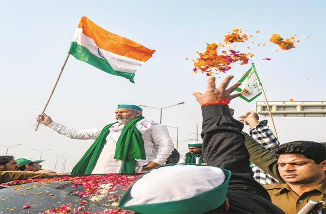 شاندار کامیابی کے بعد کسانوں کا آخری جتھا بھی گھر پہنچ گیا، غازی پور بارڈر خالی ہو گئی 