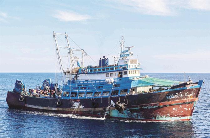 امریکی بحریہ نے ایران سے یمن جانے والی کشتی سےبھاری اسلحہ ضبط کیا