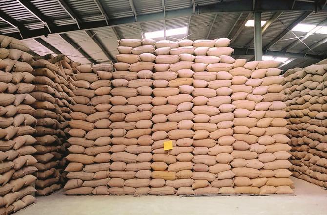  پابندی کے باوجود لاکھوں ٹن گیہوں ملک سے باہر بھیجا گیا 