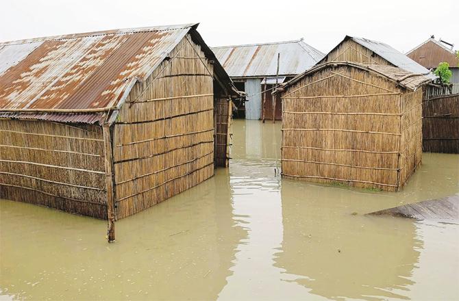 بنگلہ دیش میں تبا ہ کن سیلاب ،۲۰؍ سے زائد اموات ، لاکھوں متاثر 