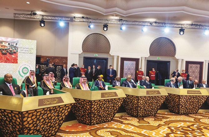 عرب لیگ کی سربراہی کانفرنس میں اہم موضوعات پر تبادلۂ خیال