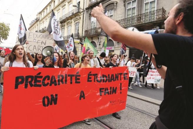 فرانس: تنخواہوں میں اضافے کیلئے ٹریڈیونینوں کی ملک گیرہڑتال