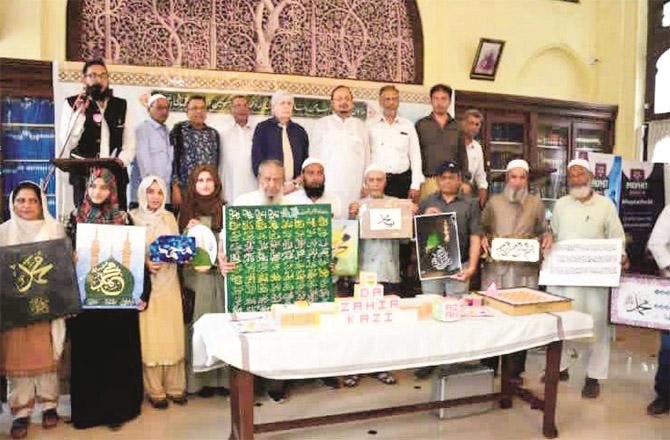  کریمی لائبریری میں منعقدہ  نمائش  میں خطاطی کے نمونے توجہ کا مرکز رہے