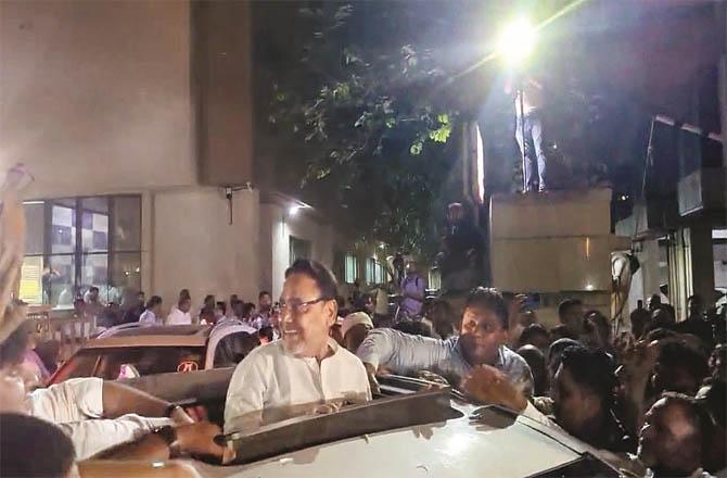 ۱۸؍ مہینوں بعد نواب ملک رہا،  والہانہ خیر مقدم