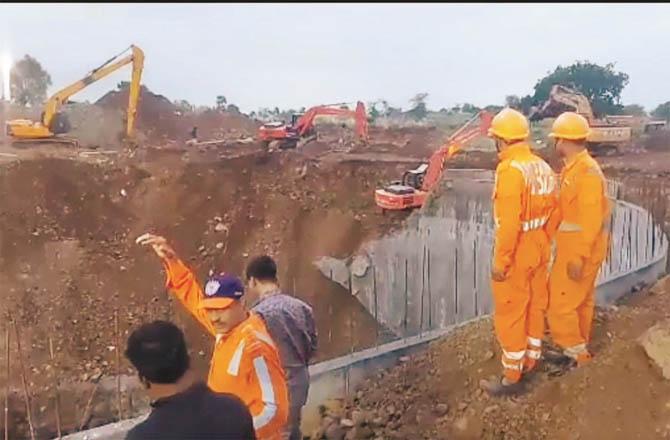 اندا پور میں کنویں کی کھدائی کے دوران ، ۴؍ مزدور مٹی تلے دب گئے 