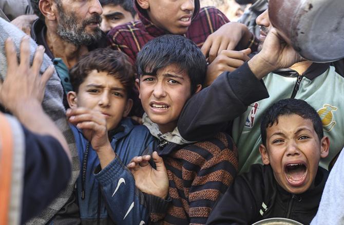 غزہ میں اسرائیلی حملوں میں ۶۰؍ فلسطینی جاں بحق، درجنوں زخمی