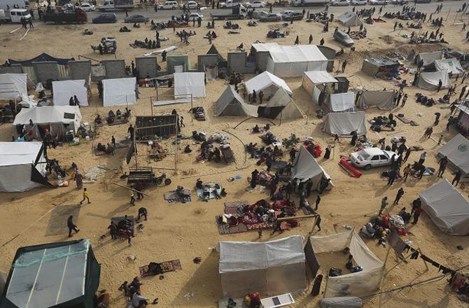 اسرائیل حماس جنگ کو ۲؍ ماہ مکمل ، ۱۶؍ ہزار سے زائد فلسطینی ہلاک