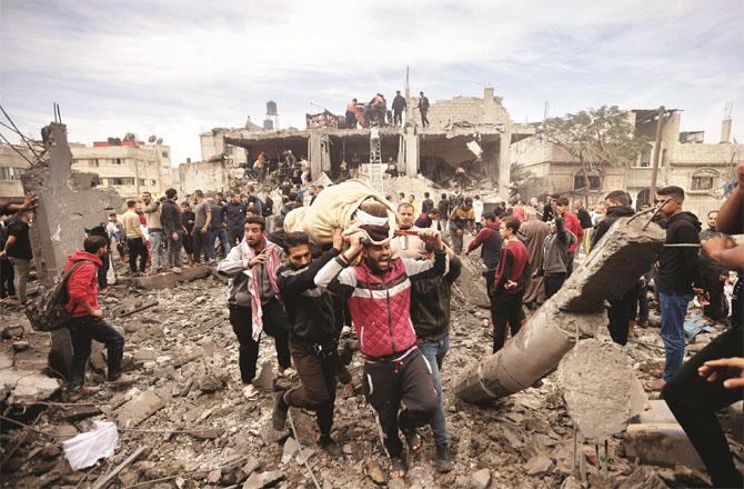غزہ پر اسرائیلی حملوں کو ۲؍ماہ مکمل،اسرائیلی حملوں اور چھاپوں میں اضافہ