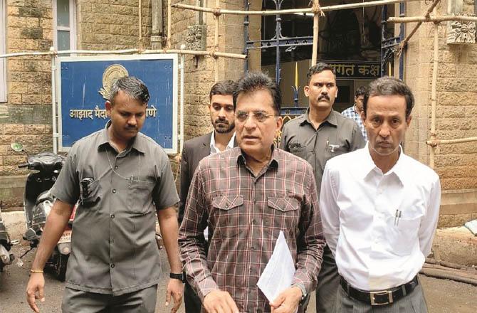  دوسروں کا ’پردہ فاش‘ کرنے والے کریٹ سومیا خود ’بے پردہ‘