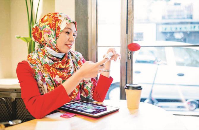 جو کچھ ہے وہ اسی لمحہ ٔ موجود میں پوشیدہ ہے