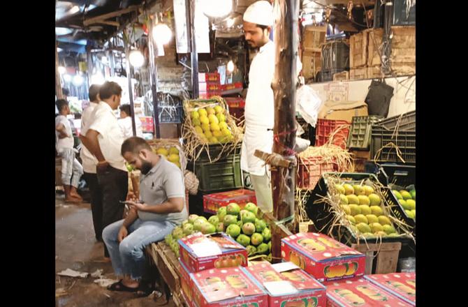 کرافورڈ مارکیٹ میں جگہ کی قلت ،پھلوں کے تاجر دیگر علاقوں میں کاروبار پر مجبور