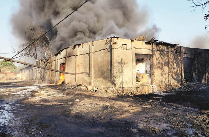  بھیونڈی میں کیمیکل گودام میں بھیانک آتشزدگی، اطراف کے ۱۵؍ گودام جل کر راکھ 
