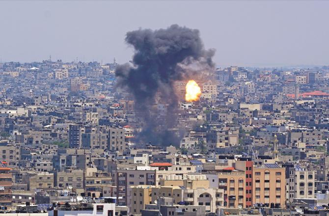 فلسطینیوں اور اسرائیلی فوجیوں کے درمیان شدید جھڑپیں اور فائرنگ