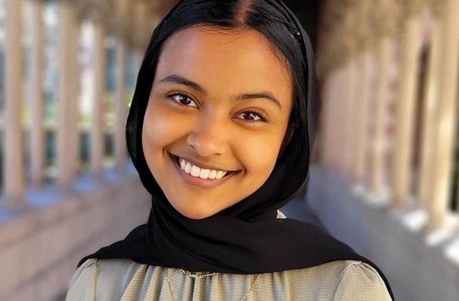 امریکی یونیورسٹی نے مسلم طالبہ اسناء تبسم کو الوداعی تقریب سے روک دیا