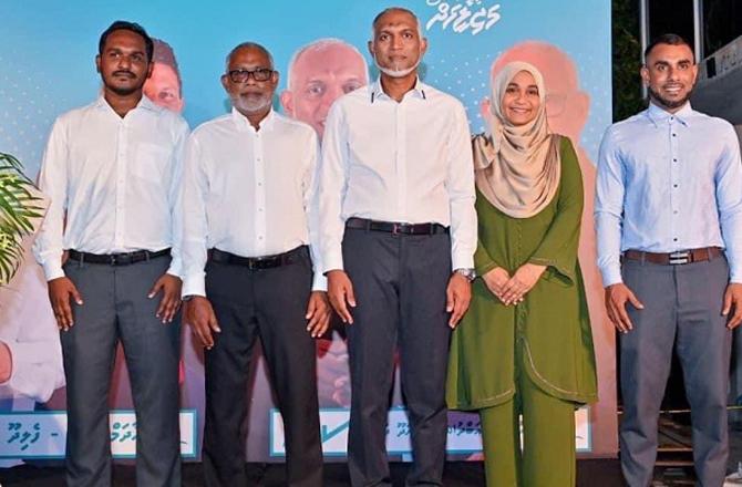 مالدیپ کی سابق وزیرمریم شیونا نے سوشل میڈیا پر اشوک چکر کی توہین پر معافی مانگی