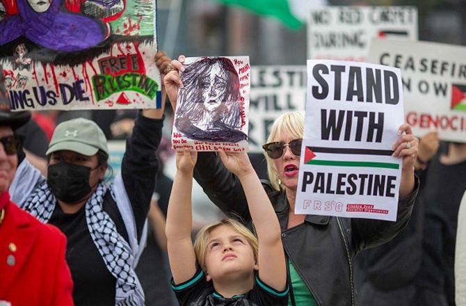 لاس اینجلس میں فلسطین حامی مظاہرہ، اکیڈمی ایوارڈ کی تقریب میں تا خیر