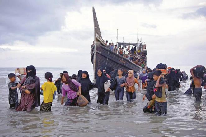 انڈونیشیا میں درجنوں روہنگیا پناہ گزیں غرقاب