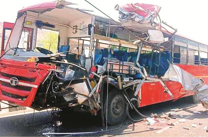 چاندوڑ: ایس ٹی بس بھیانک حادثہ کاشکار،۴؍مسافر ہلاک