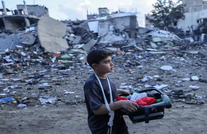 یو این آر ڈبلیو اے نے غزہ پر اسرائیلی جنگ میں بچوں کو درپیش نفسیاتی نقصانات پر خبردار کیا