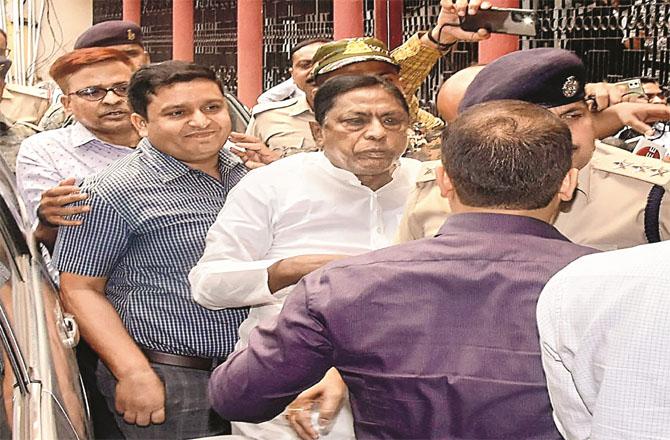 جھارکھنڈ کے وزیر عالمگیر عالم کو بر سامنڈا سینٹرل جیل بھیج دیا گیا