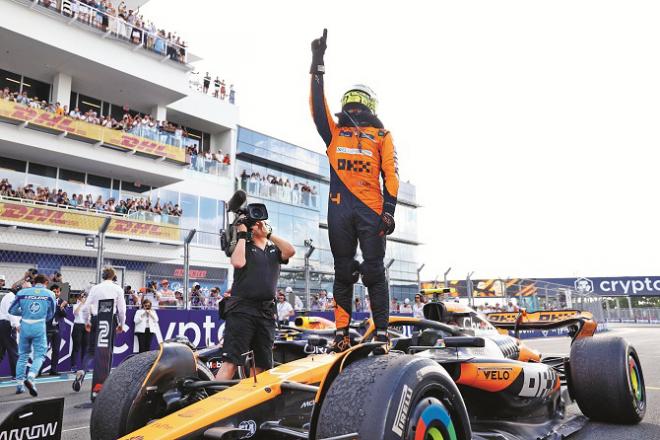 میامی گراں پری: لینڈو نورس نے پہلی بار فارمولاوَن ریس جیتی 