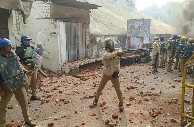 سنبھل فسادات: جوڈیشیل پینل نے ’ہندو آبادی میں کمی‘ کو نومبر ۲۰۲۳ء کے تشدد کی وجہ قرار دیا