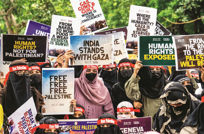 غزہ میں جاری نسل کشی کے خلاف جنتر منتر پر احتجاج