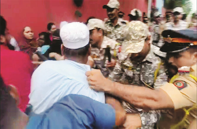 مالونی :ٹاؤن شپ میونسپل اسکو ل کی نجکاری کیخلاف شدید احتجاج 