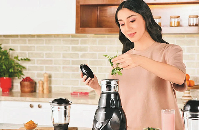 مکسر جار کے ڈھکن میں سوراخ ہوتا ہے، کیوں؟