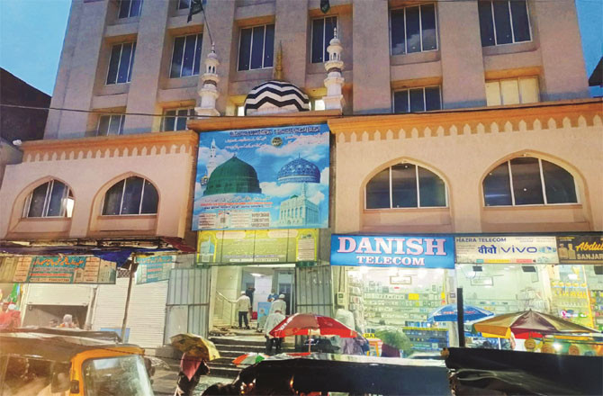  ممبرا میں بھی مساجد سے لاؤڈاسپیکر اتروانے کیلئے پولیس کی سختی