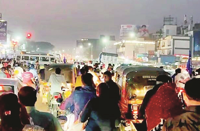 پونے :۳۰؍کلومیٹر کا راستہ طے کرنے کیلئے۸؍ گھنٹے، چاکن کے ملازمین کو روزانہ سخت پریشانی کا سامنا کرنا