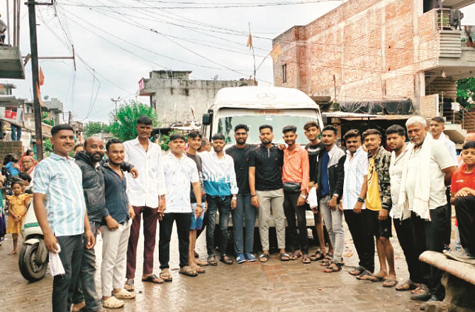 اتراکھنڈ کے طوفان میں پھنسے ہوئے مہاراشٹر کے باشندوں کو واپس لانے کی تگ ودو