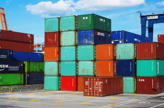 برآمدات میں  اضافہ اور روپے کی حالت ِزار