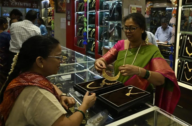 سونے اور چاندی کی قیمتوں میں اضافہ کیوں ہوا؟ کیا حکومت ان کو کم کرے گی؟