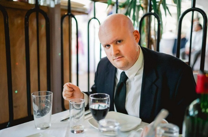 امریکہ:صحافی میٹ فورنی کا ”ہر ہندوستانی کی ملک بدری“ کا مطالبہ، ہندوستانیوں کے خلاف حملے کی دھمکی