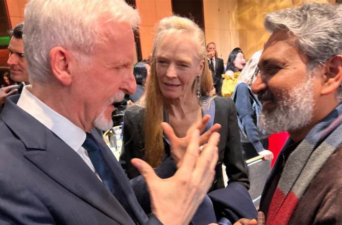 جیمس کیمرون وارانسی  کے سیٹ پر جانے کی خواہش ظاہر کی