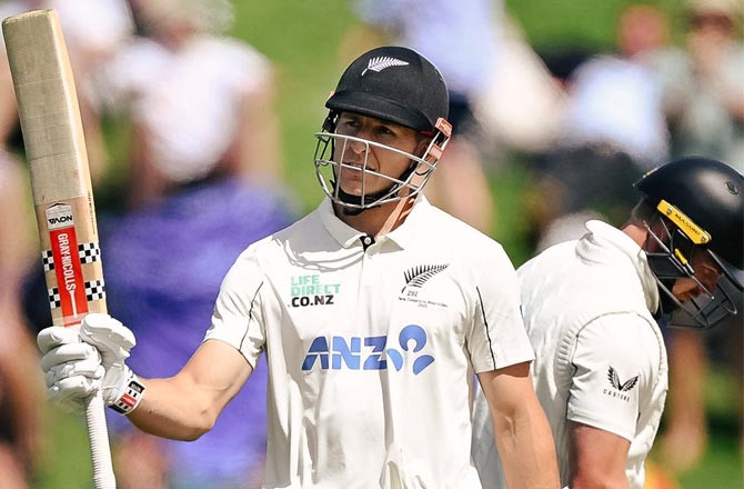 ڈیوون کونوے اور مچل  کی نصف سنچریاں، نیوزی لینڈ کو برتری حاصل