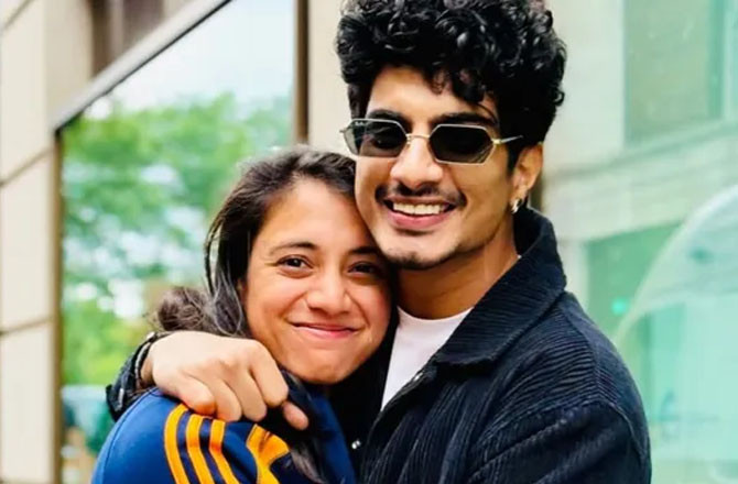 شادی ملتوی ہونے کے بعد پلاش مچھل پہلی بارنظرآئے، چہرہ پر مایوسی تھی  