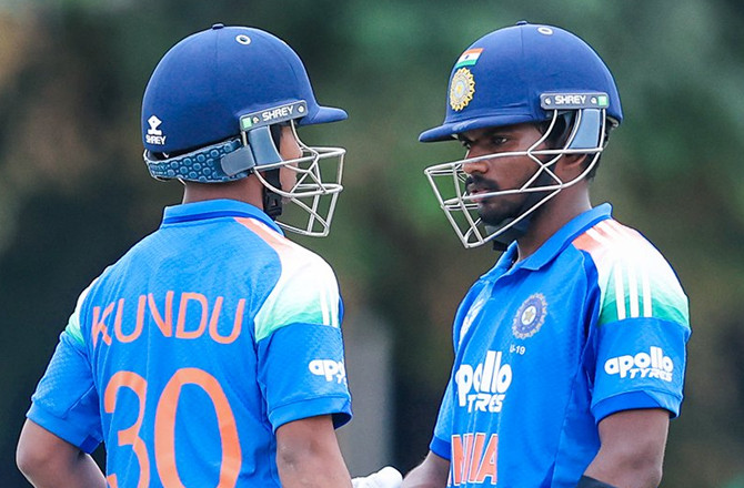 انڈر۱۹؍ ایشیا کپ:دبئی میں ہندوستان کی دھوم،پاکستان کو ۹۰؍ رنز سے مات دے دی