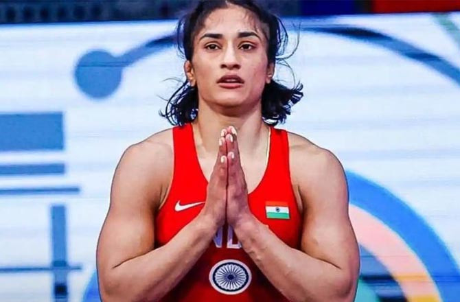 خاتون پہلوان ونیش پھوگاٹ نے  ریٹائرمنٹ کا فیصلہ واپس لیا