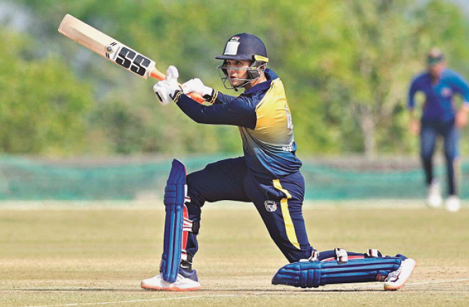 ابھیشیک شرما کی بنگال کیخلاف طوفانی بلے بازی،۳۲؍گیندوں پرسنچری بنائی