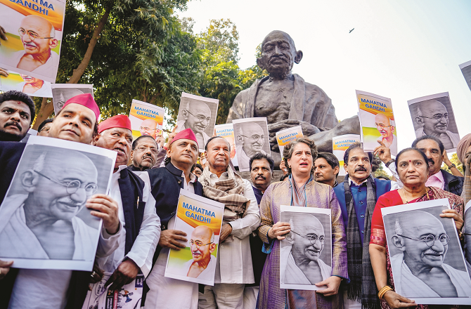  ’منریگا‘ کی جگہ پر لائی گئی نئی اسکیم سے گاندھی کا نام مٹا نا اچھا ہی ہوا ہے