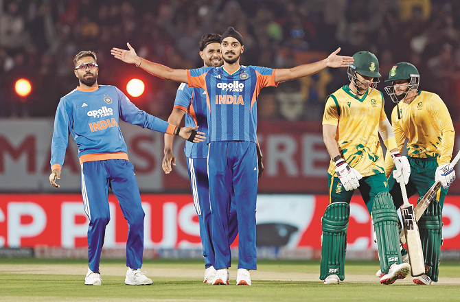 ہندوستانی گیندبازوں کے سامنے جنوبی افریقہ کے بلے باز بے بس