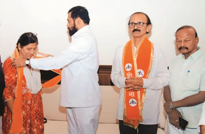 کلیان : سینئر کارپوریٹر ارون گید اور ان کی ہمشیرہ وندنا گید شیوسینا (شندے) میں شامل