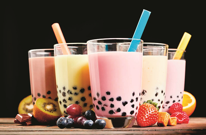 معاشیانہ: ببل ٹی؛ ایک ’’ٹیسٹی ٹرینڈ‘‘ یا مخفی کیلوریز کا خطرناک کھیل؟